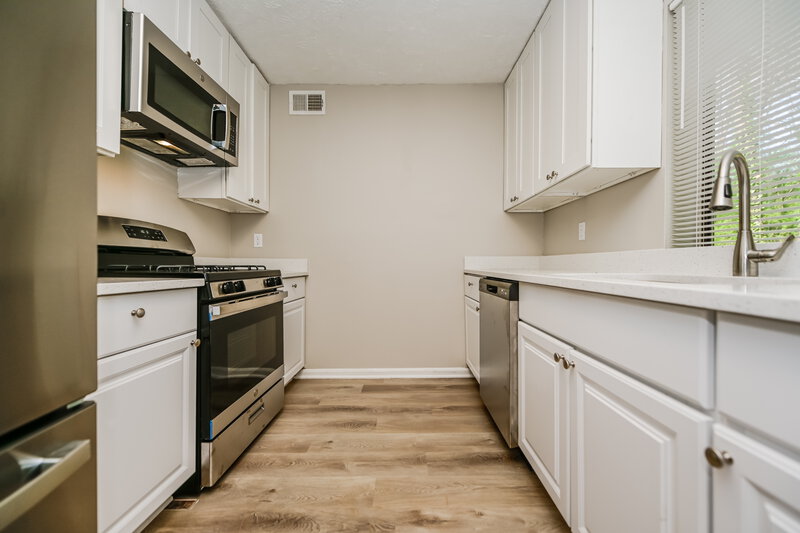 1,740/Mo, 119 Adrian Dr Stockbridge, GA 30281 Kitchen View
