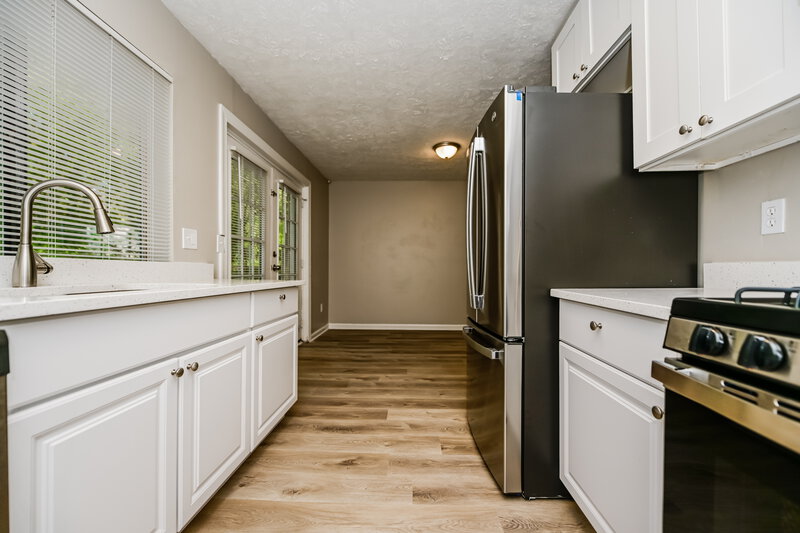 1,740/Mo, 119 Adrian Dr Stockbridge, GA 30281 Kitchen View 2