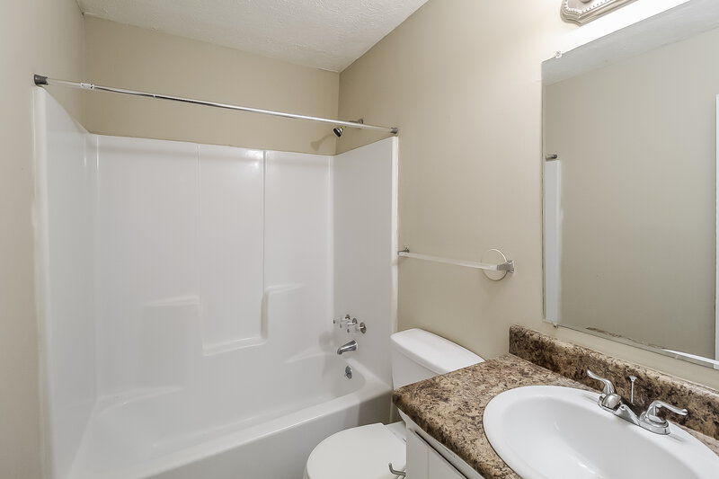 2,900/Mo, 119 Richard Way Stockbridge, GA 30281 Main Bathroom View