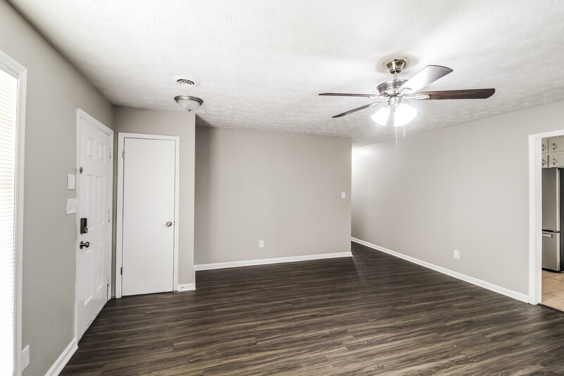 1,675/Mo, 225 Carriage Cir Stockbridge, GA 30281 Living Room View 2