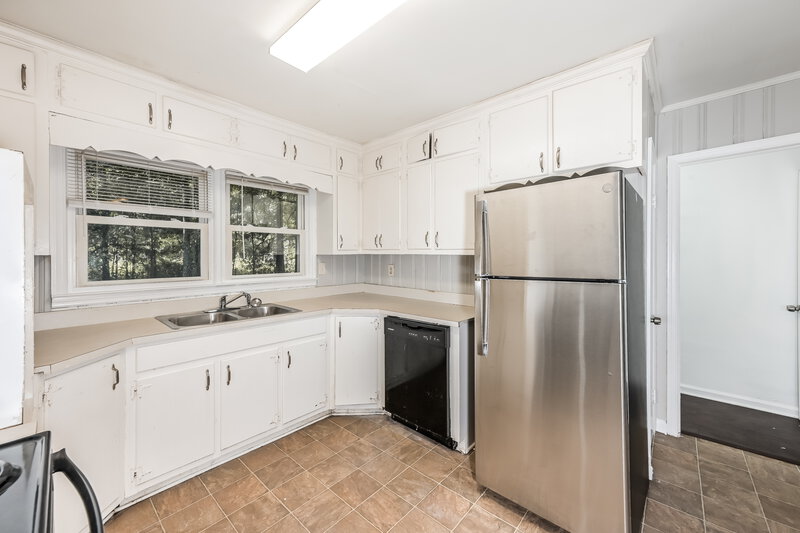 1,775/Mo, 58 Rustic Rd Stockbridge, GA 30281 Kitchen View 2