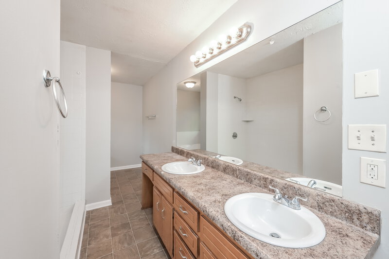 1,775/Mo, 58 Rustic Rd Stockbridge, GA 30281 Main Bathroom View