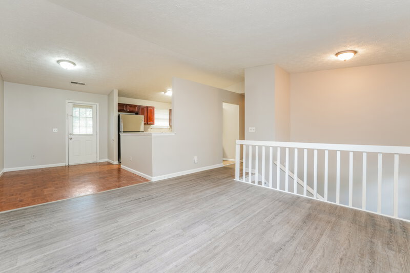 2,140/Mo, 1102 Cherokee Hts Stone Mountain, GA 30083 Living Room View 2