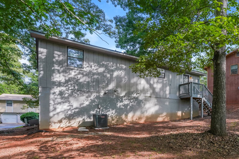2,140/Mo, 1102 Cherokee Hts Stone Mountain, GA 30083 Rear View