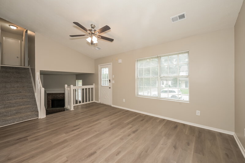 0/Mo, 1338 Mill Lake Cir Stone Mountain, GA 30088 Living Room View 2