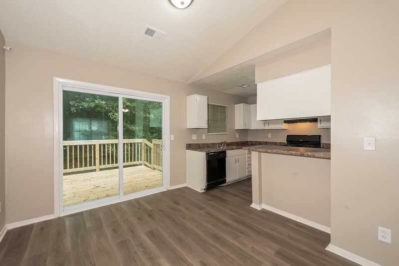 0/Mo, 1338 Mill Lake Cir Stone Mountain, GA 30088 Kitchen View