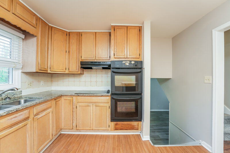 1,950/Mo, 1423 Cedar Heights Dr Stone Mountain, GA 30083 Kitchen View 2