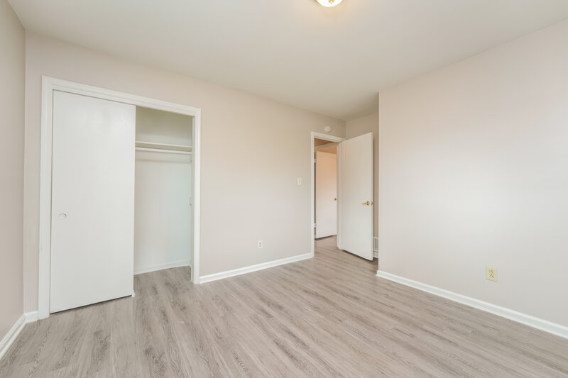 1,950/Mo, 1423 Cedar Heights Dr Stone Mountain, GA 30083 Bedroom View