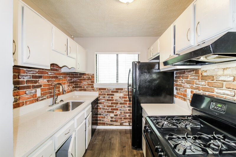 1,740/Mo, 1767 BIG VALLEY Lane Stone Mountain, GA 30083 Kitchen View