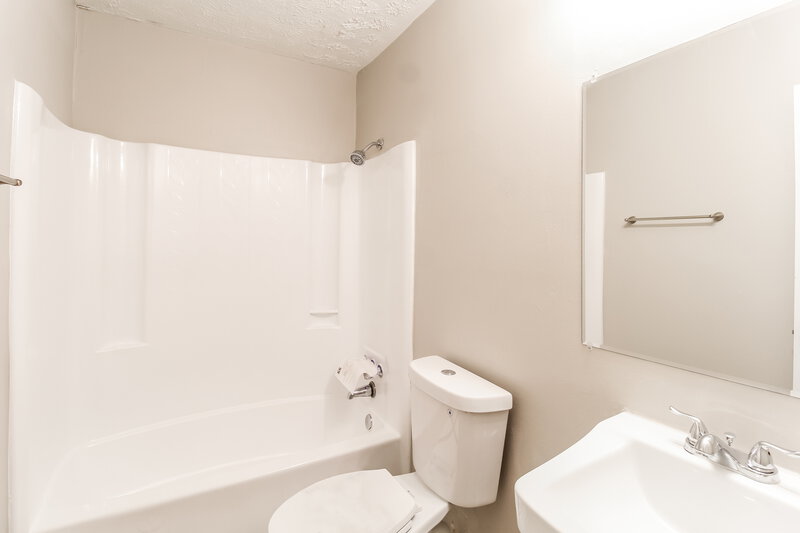 1,740/Mo, 1767 BIG VALLEY Lane Stone Mountain, GA 30083 Bathroom View
