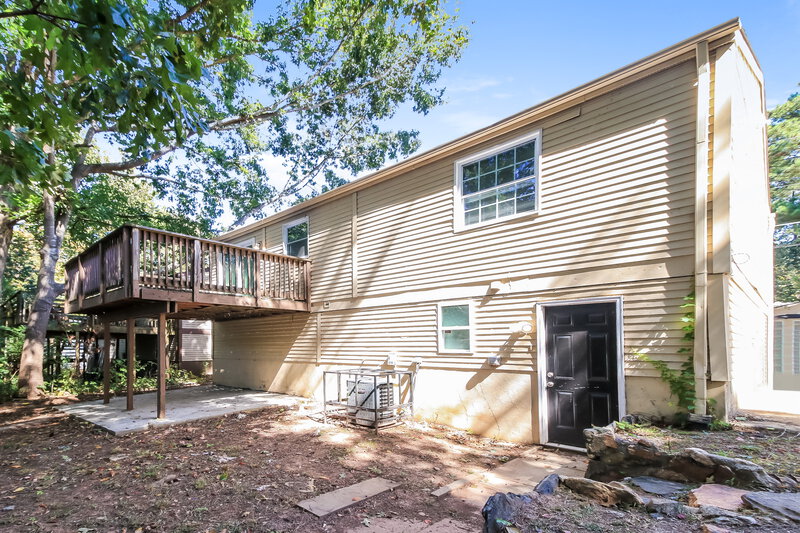 2,450/Mo, 2133 Scarbrough Rd Stone Mountain, GA 30088 Rear View 2