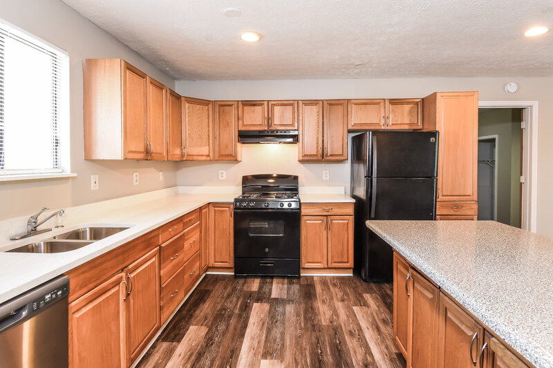 1,715/Mo, 4035 BIG VALLEY Trail Stone Mountain, GA 30083 Kitchen View