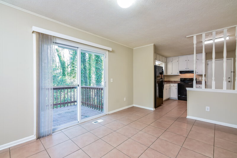 2,100/Mo, 4624 Elm Ridge Ct Stone Mountain, GA 30083 Dining Room View