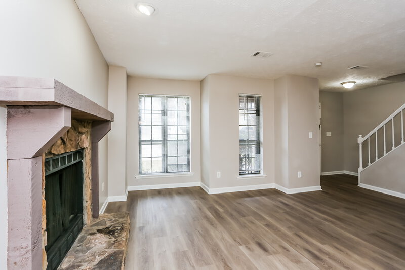 1,550/Mo, 4723 Old Highgate Entry Stone Mountain, GA 30083 Living Room View