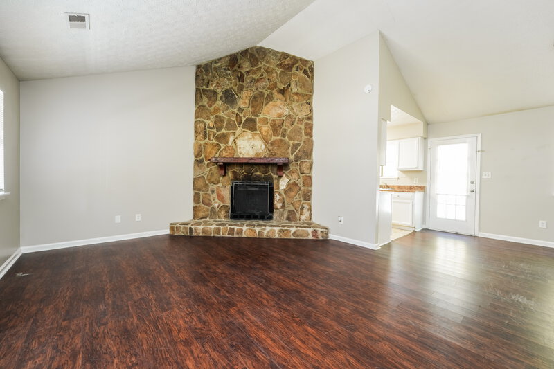 1,595/Mo, 488 Carillon Ln Stone Mountain, GA 30083 Living Room View 2