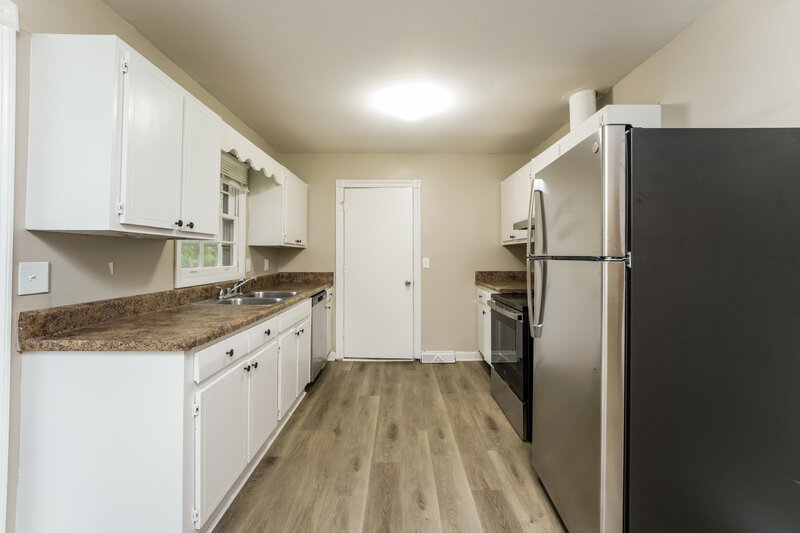 1,895/Mo, 4996 SHEILA Lane Stone Mountain, GA 30083 Kitchen View