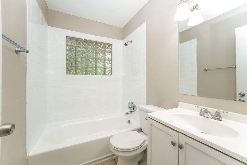 1,895/Mo, 4996 SHEILA Lane Stone Mountain, GA 30083 Bathroom View 2