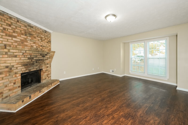 1,480/Mo, 5351 Ridgemere Ct Stone Mountain, GA 30083 Living Room View
