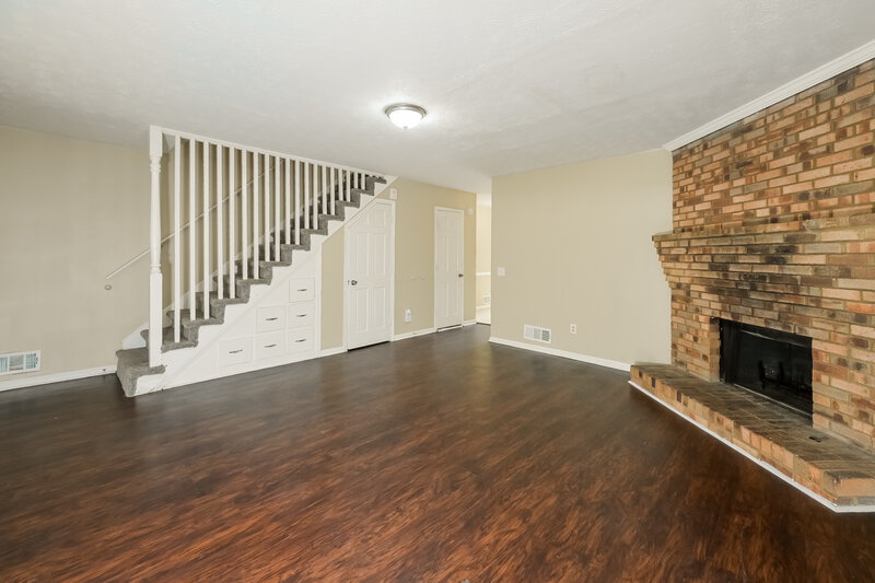 1,480/Mo, 5351 Ridgemere Ct Stone Mountain, GA 30083 Living Room View 2
