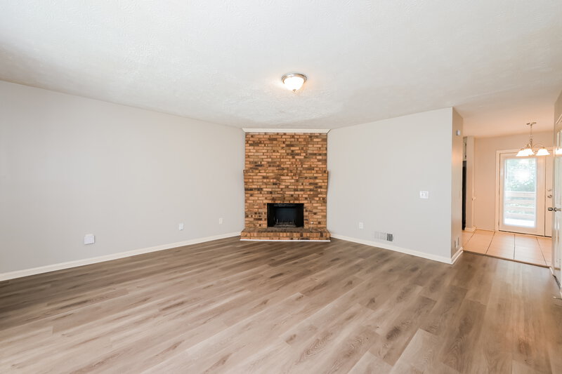 1,670/Mo, 5353 Ridgemere Ct Stone Mountain, GA 30083 Living Room View