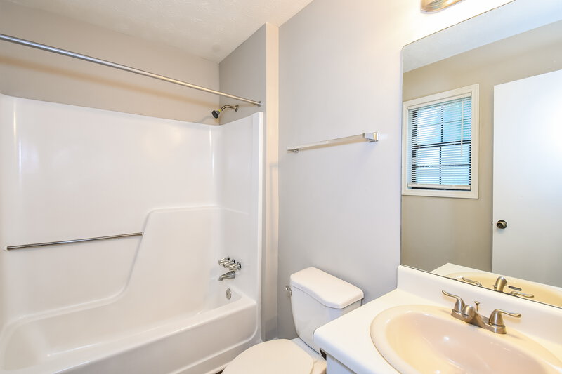 2,380/Mo, 5376 Whitney Court Stone Mountain, GA 30088 Bathroom View