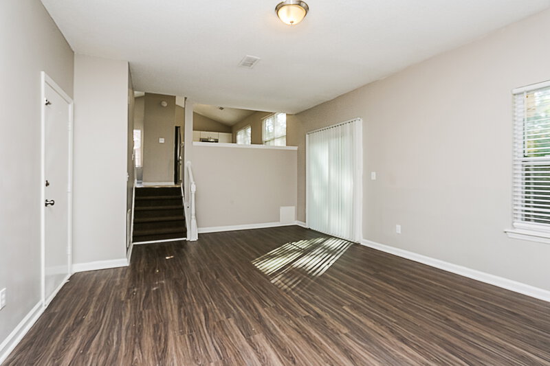 1,770/Mo, 5453 Fox Valley Ln Stone Mountain, GA 30088 Living Room View 2