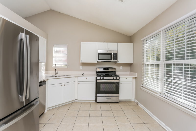 1,770/Mo, 5453 Fox Valley Ln Stone Mountain, GA 30088 Kitchen View 2