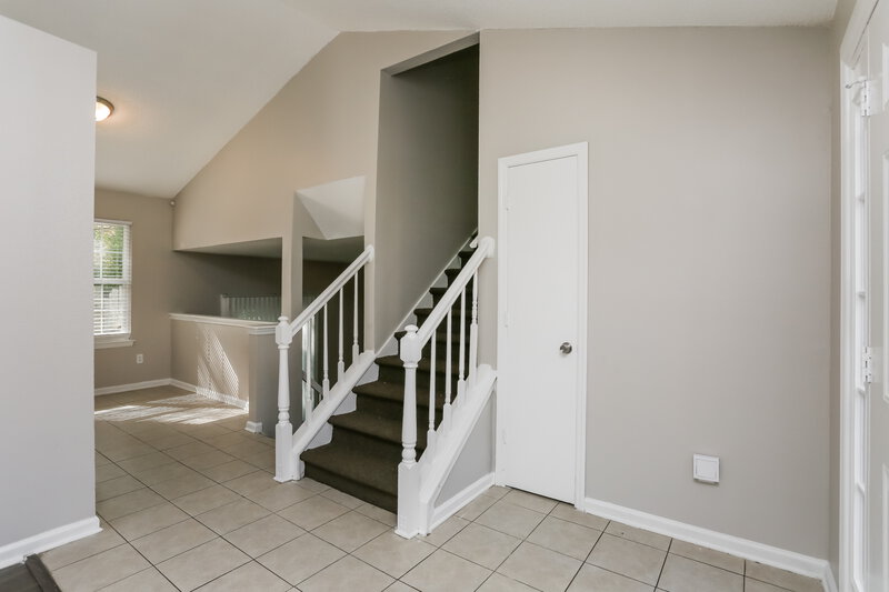 1,770/Mo, 5453 Fox Valley Ln Stone Mountain, GA 30088 Family Room View