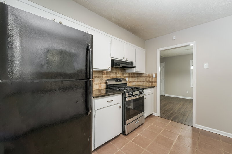 1,675/Mo, 591 STONEHEDGE Drive Stone Mountain, GA 30087 Kitchen View