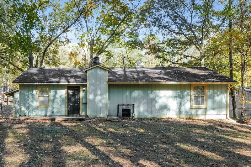 1,675/Mo, 591 STONEHEDGE Drive Stone Mountain, GA 30087 Rear View 2