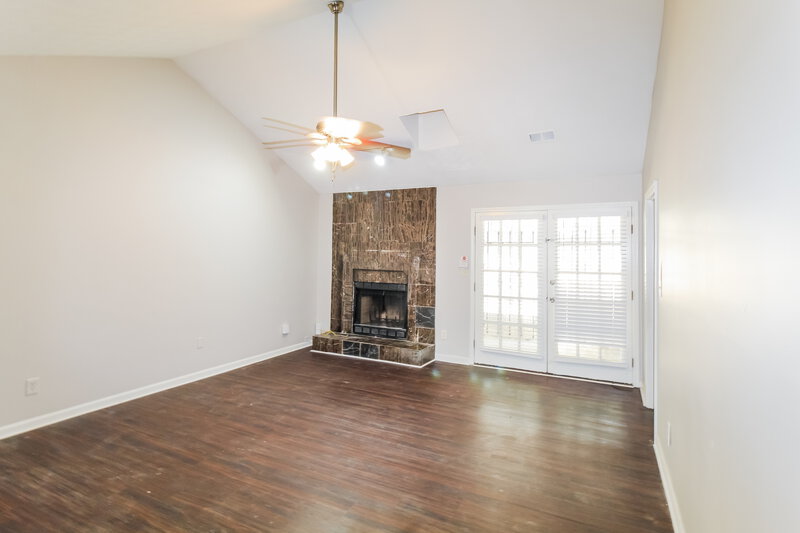 1,855/Mo, 599 Maple Dr Stone Mountain, GA 30083 Living Room View