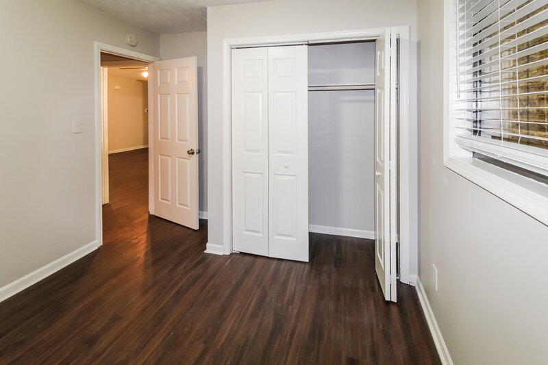 1,855/Mo, 599 Maple Dr Stone Mountain, GA 30083 Bedroom View 3