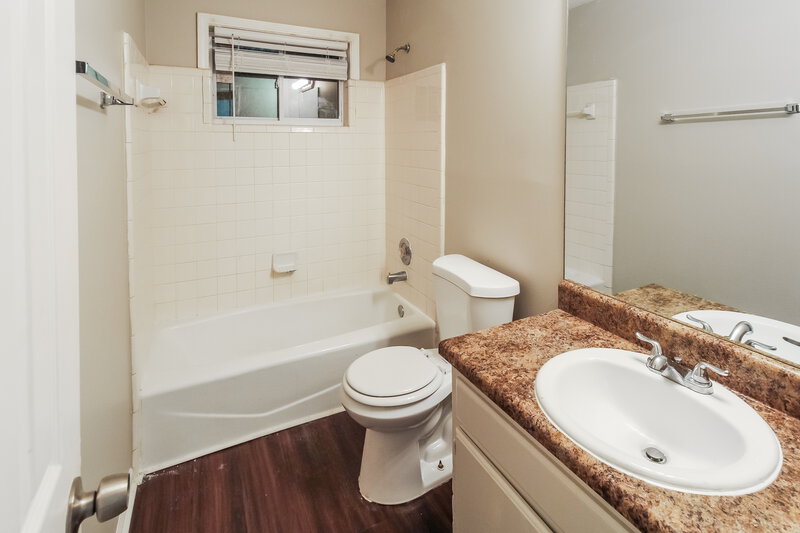 1,855/Mo, 599 Maple Dr Stone Mountain, GA 30083 Bathroom View
