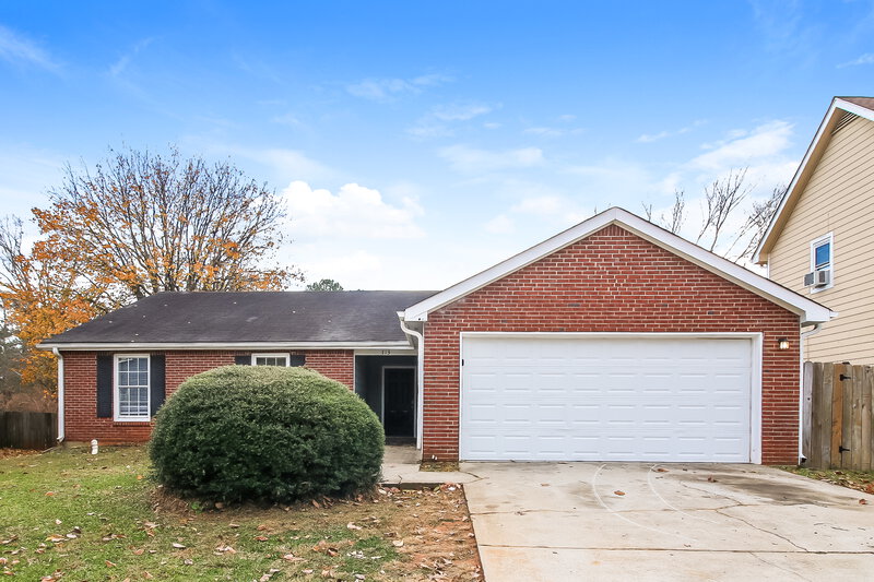 1,700/Mo, 713 Arbor Hill Dr Stone Mountain, GA 30088 External View