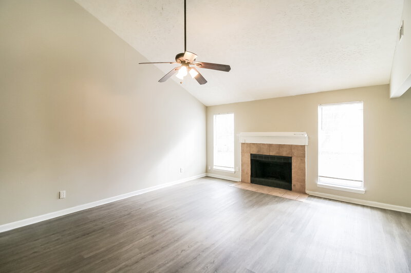 1,700/Mo, 713 Arbor Hill Dr Stone Mountain, GA 30088 Living Room View