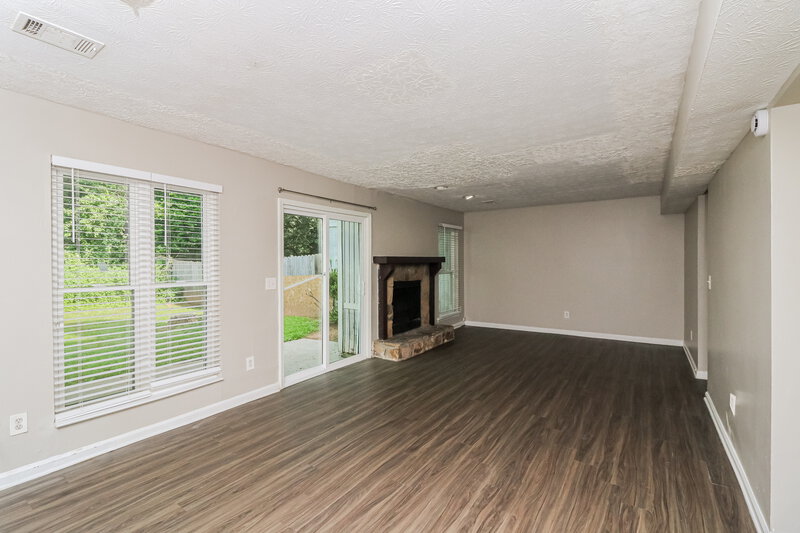 1,595/Mo, 789 Heritage Oaks Dr Stone Mountain, GA 30088 Living Room View 3
