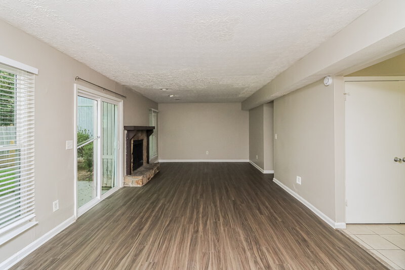 1,595/Mo, 789 Heritage Oaks Dr Stone Mountain, GA 30088 Living Room View 5