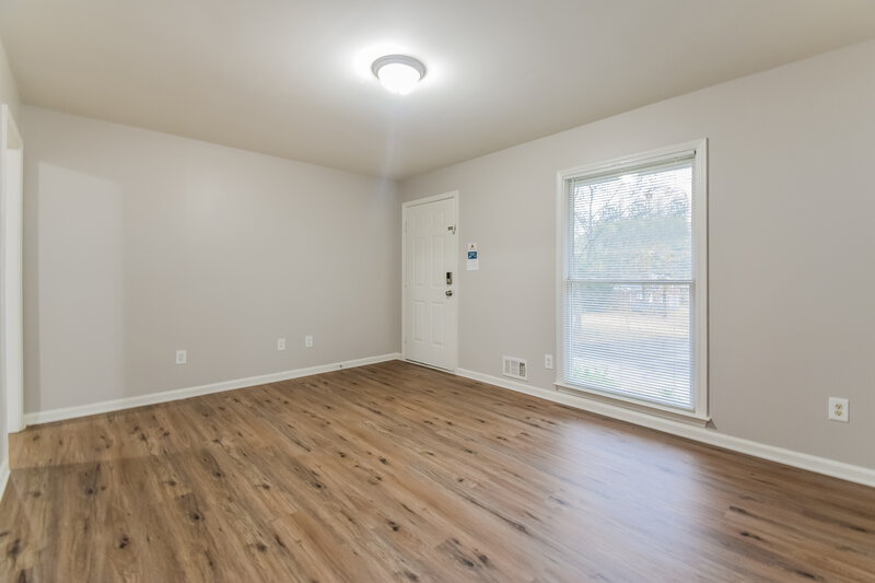 1,715/Mo, 946 PINE ROC Way Stone Mountain, GA 30083 Living Room View 2