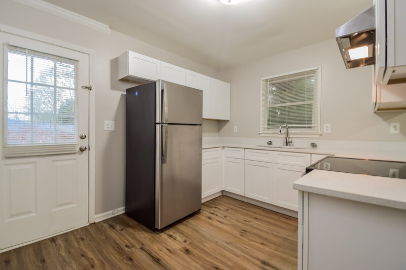 1,715/Mo, 946 PINE ROC Way Stone Mountain, GA 30083 Kitchen View