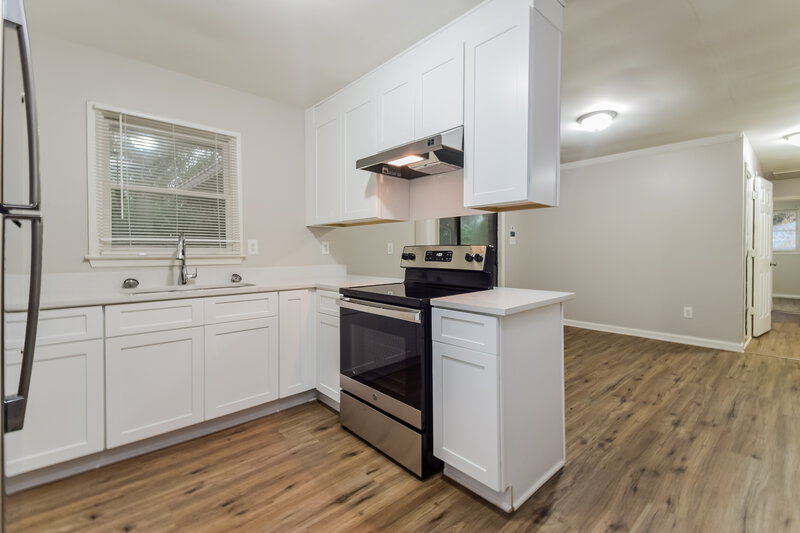 1,715/Mo, 946 PINE ROC Way Stone Mountain, GA 30083 Kitchen View 2