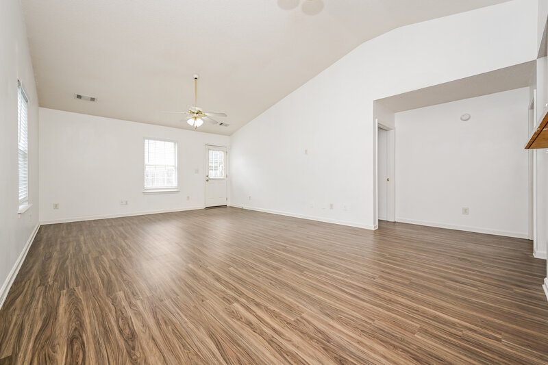 1,790/Mo, 2167 Red Oak Cir Union City, GA 30291 Living Room View 2