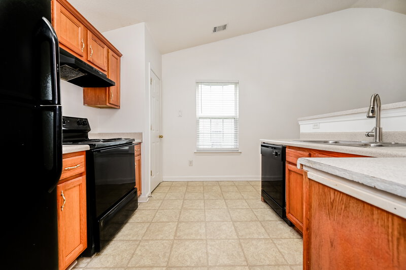 1,790/Mo, 2167 Red Oak Cir Union City, GA 30291 Kitchen View
