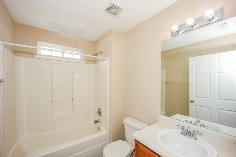 1,865/Mo, 2167 Red Oak Cir Union City, GA 30291 Bathroom View