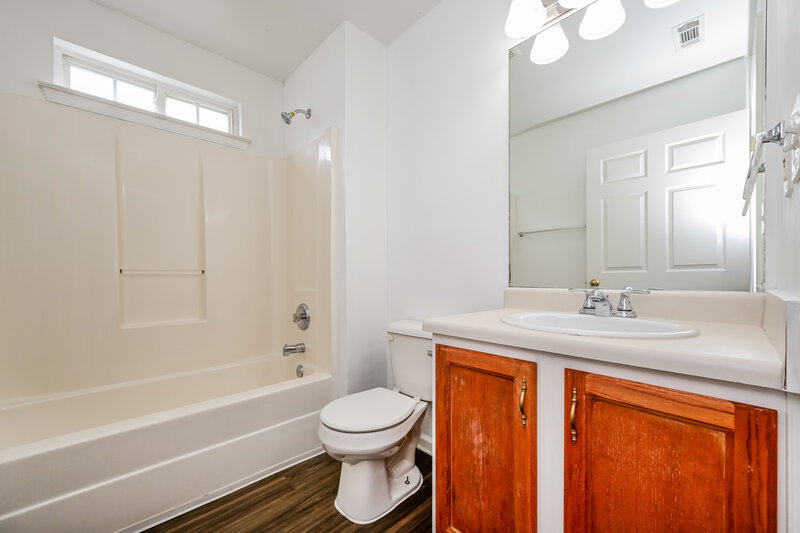 1,790/Mo, 2167 Red Oak Cir Union City, GA 30291 Bathroom View