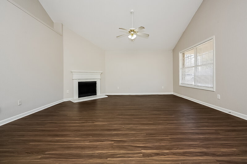 1,690/Mo, 3985 Cypress Pointe Union City, GA 30291 Living Room View 2