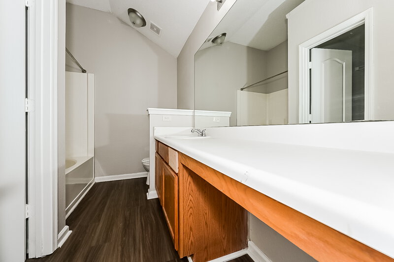 1,690/Mo, 3985 Cypress Pointe Union City, GA 30291 Main Bathroom View