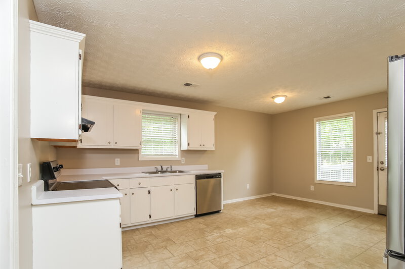 1,640/Mo, 101 Whispering Pine Ln NE White, GA 30184 Kitchen View 3