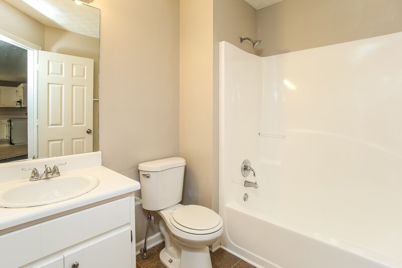1,640/Mo, 101 Whispering Pine Ln NE White, GA 30184 Bathroom View