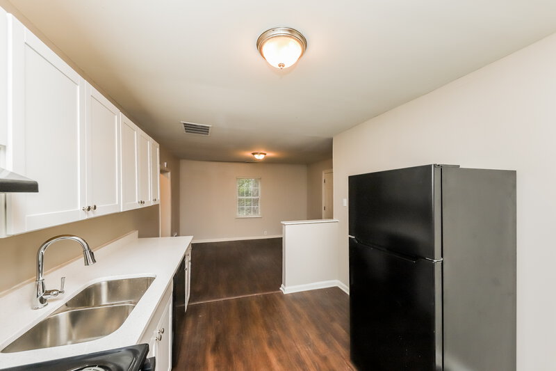 1,430/Mo, 730 Parker St Villa Rica, GA 30180 Kitchen View 2