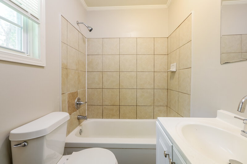 1,475/Mo, 730 Parker St Villa Rica, GA 30180 Bathroom View 3